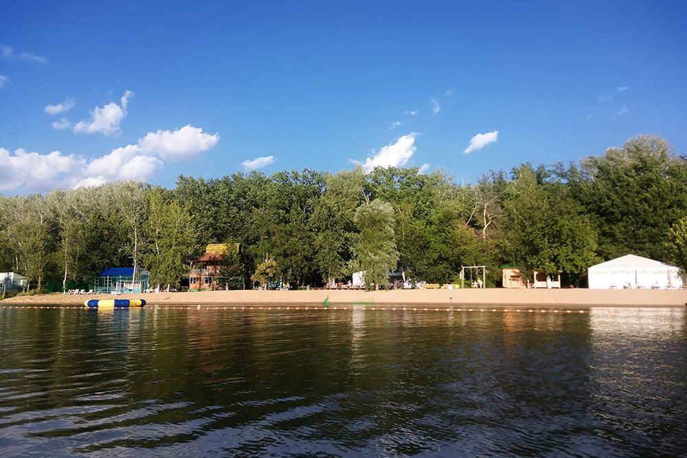 Вид берега отеля для проживающих